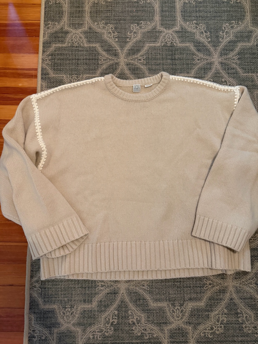 Toteme Women’s Beige Wool Cashmere Sweater with Contrast Stitching